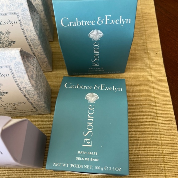 Crabtree & Evelyn Bath Salts ~ Bundle of 18 ~ Variety of scents included 🛁˚○• - Picture 6 of 9